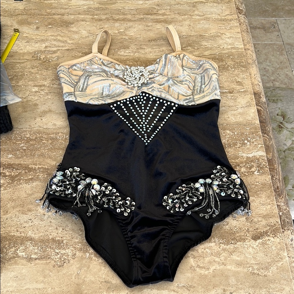 Glamour Costume. Adult Small